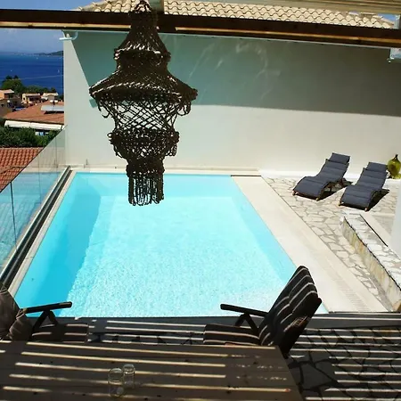 Saint George 니키아나